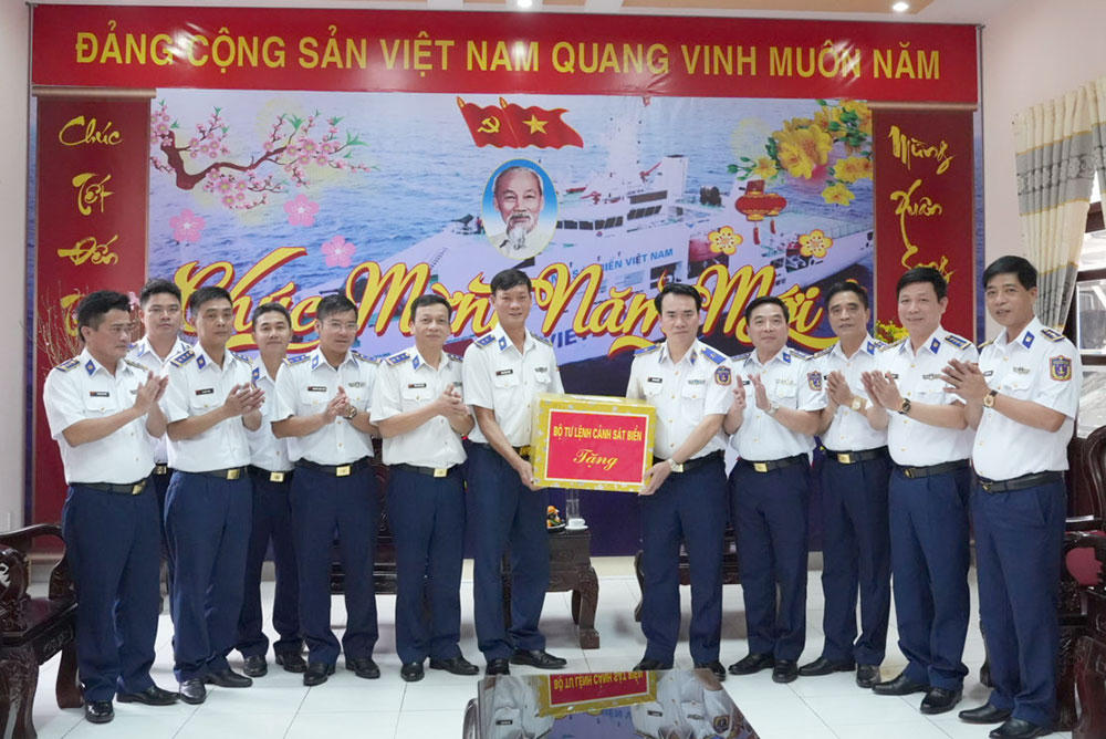 Tết của những người lính canh biển