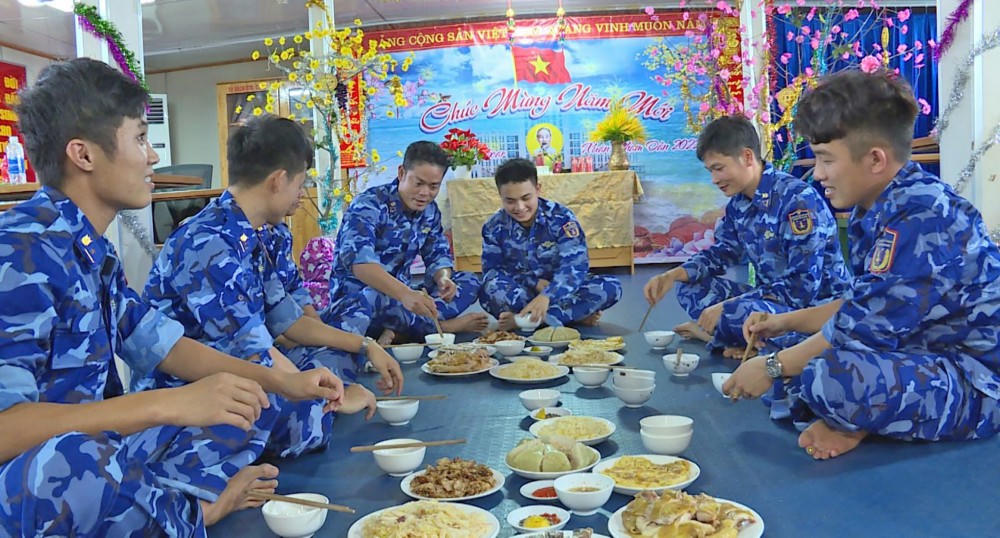 Tết của những người lính canh biển