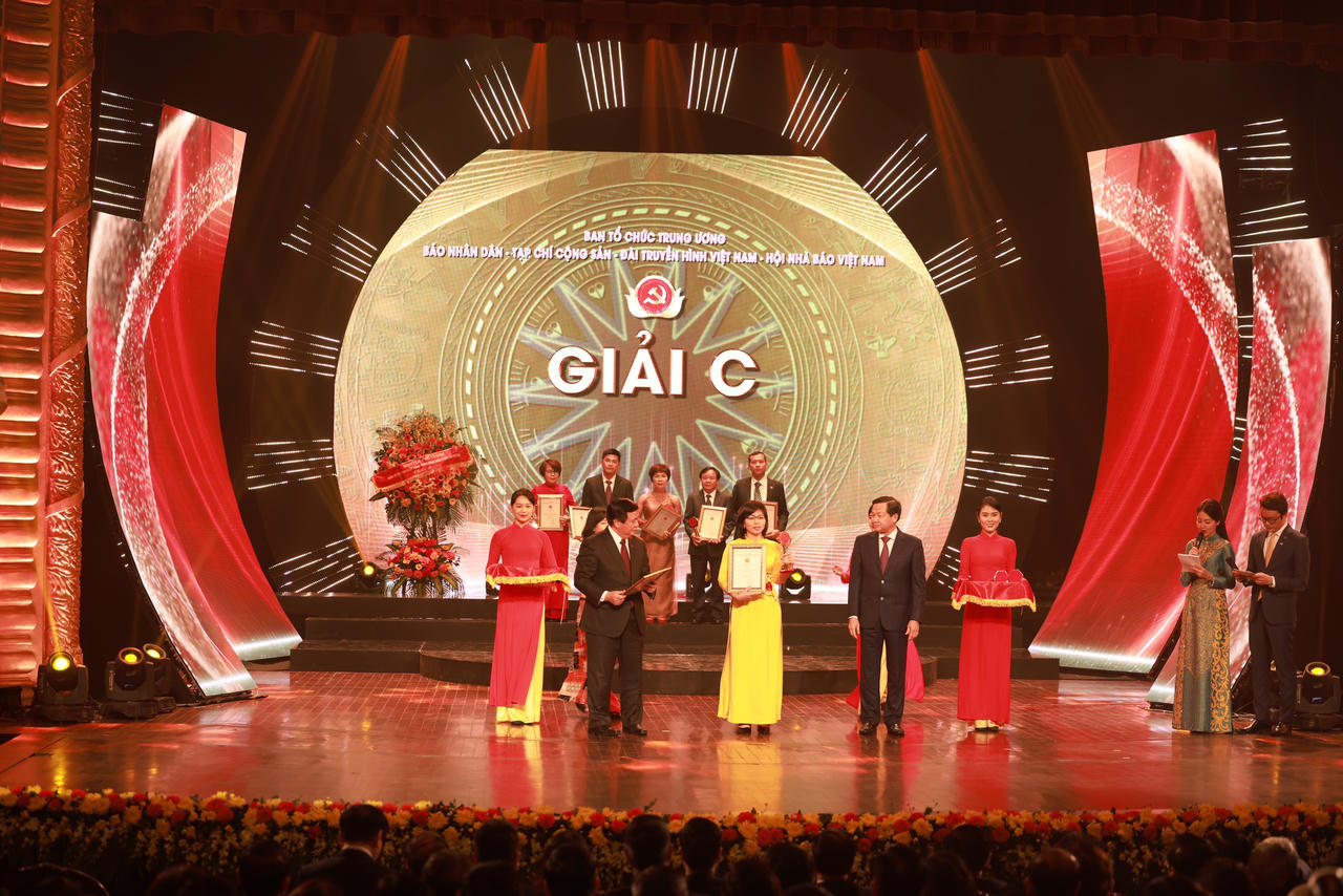 Khẳng định uy tín và sức lan tỏa mạnh mẽ của Giải Búa liềm vàng