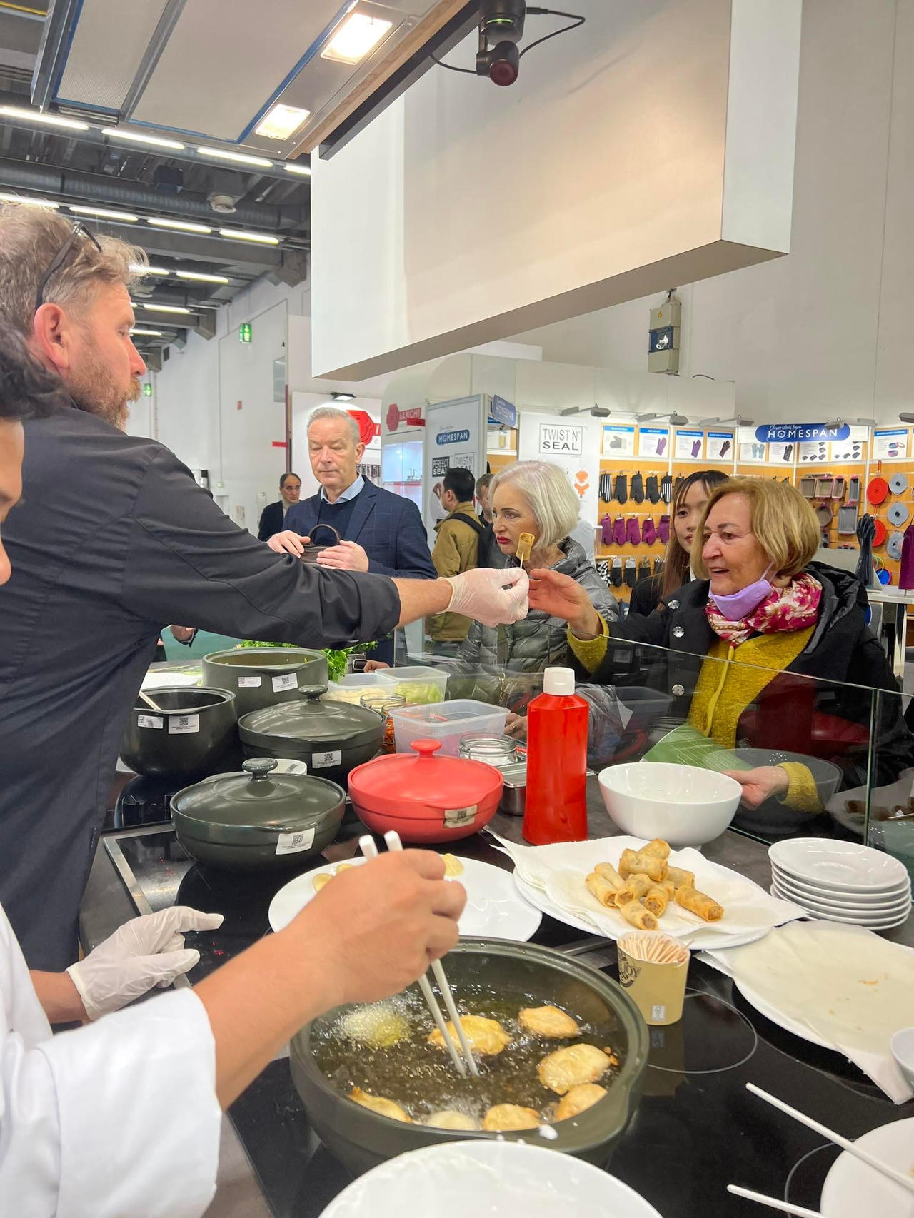 Doanh nghiệp Việt tạo hiệu ứng tốt khi tham gia Hội chợ thương mại hàng đầu thế giới Ambiente