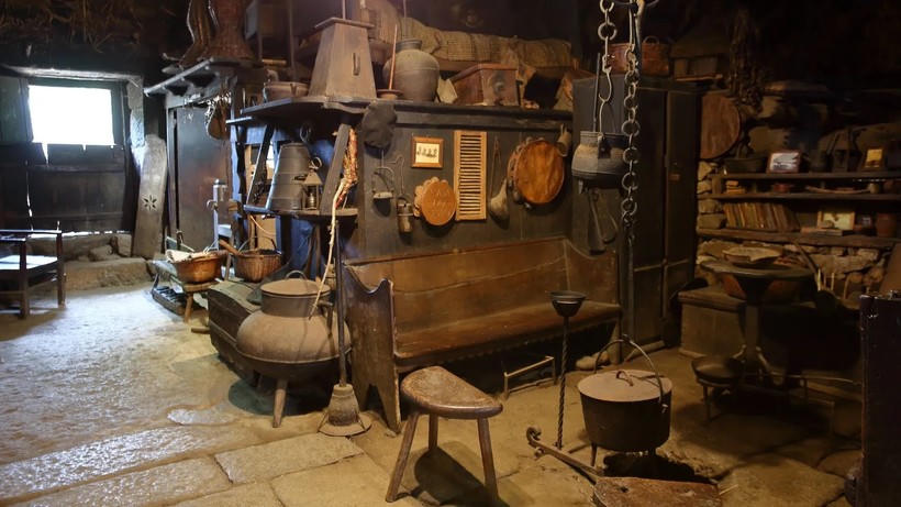 Những 'lều tranh, vách đá' xinh như nhà cổ tích