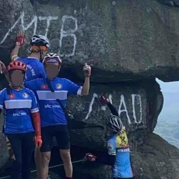 Cần xử lý nghiêm hành vi viết, vẽ bậy ở di tích