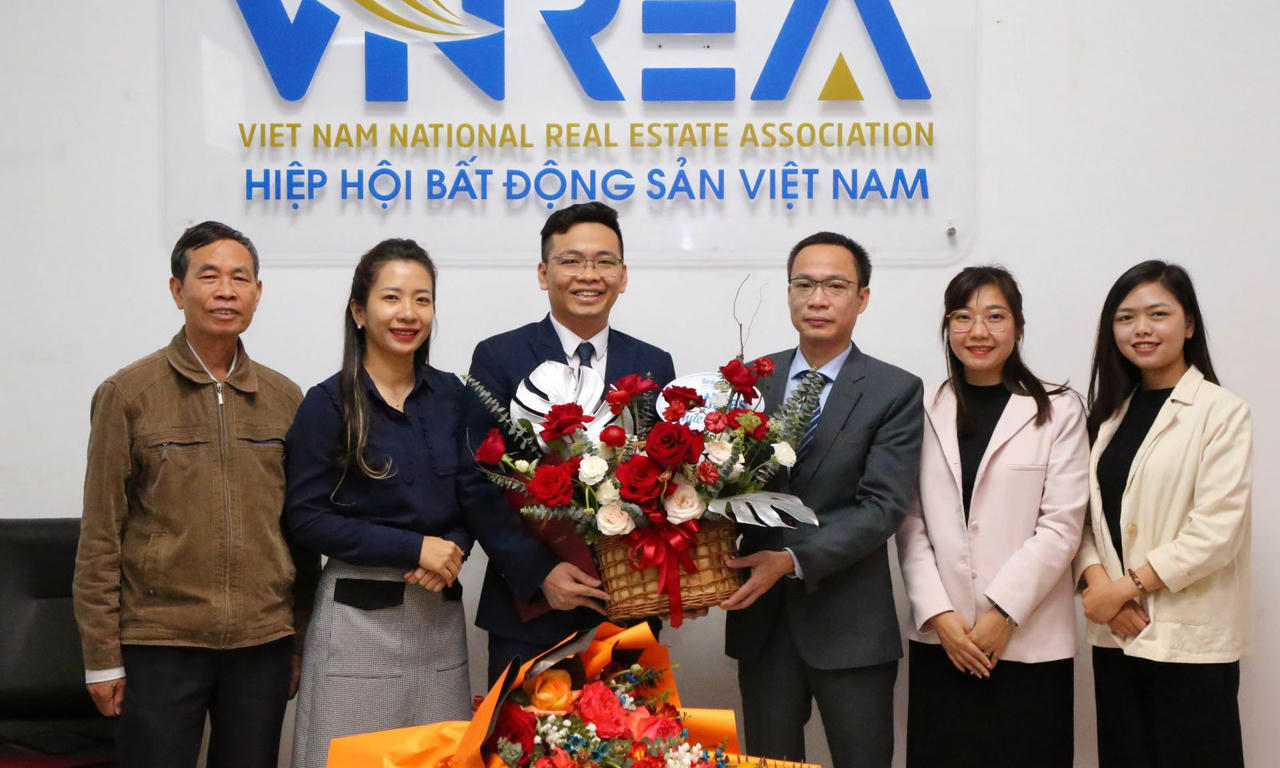 Nhà báo Nguyễn Thành Công nhận nhiệm vụ Tổng thư ký Hiệp hội Bất động sản Việt Nam