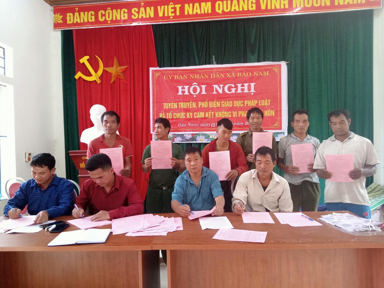 Tìm giải pháp hạn chế nạn học sinh miền núi bỏ học, tảo hôn