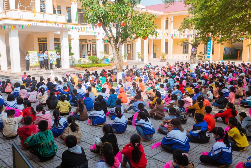 Lan tỏa lắp đặt tranh đạo đức học đường tại trường học