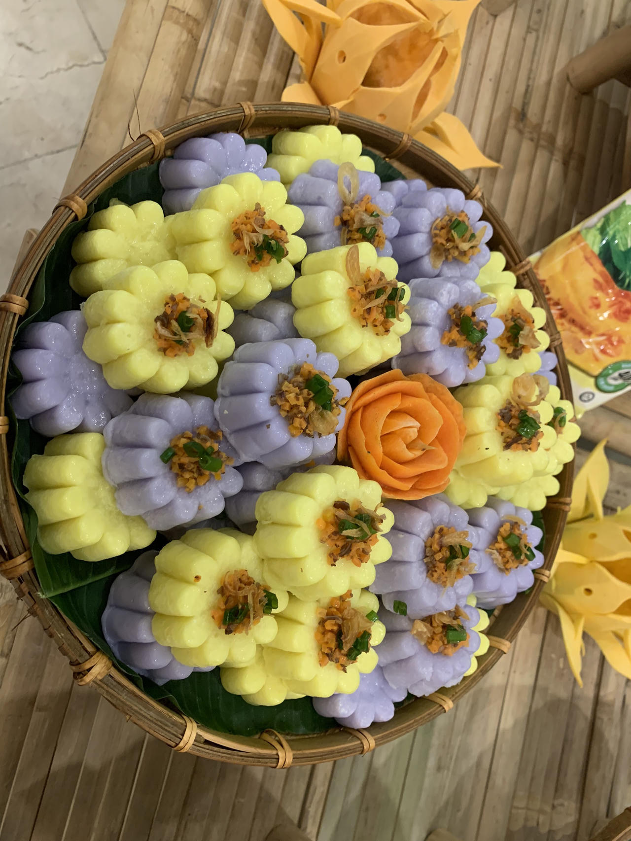 Bánh Việt và nguồn cảm hứng từ hoa sen của TAKYfood