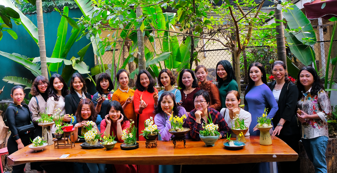 Tạo dáng hoa thủy tiên, nét văn hóa tao nhã của người Hà thành