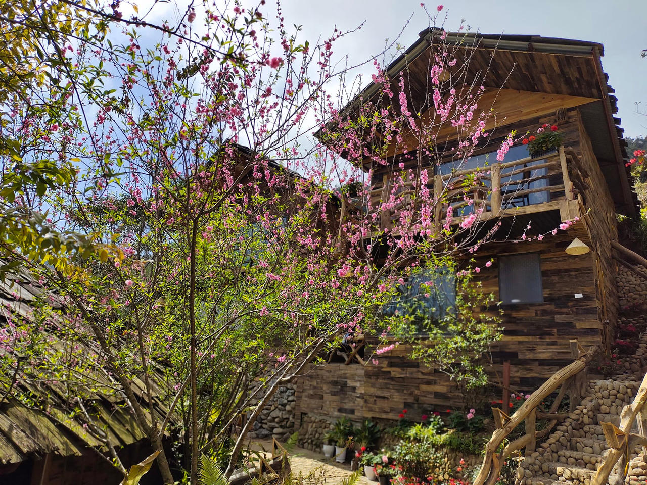 Cuộc đời như chuyện phim của ông chủ Khu Suối nước khoáng nóng Trạm Tấu