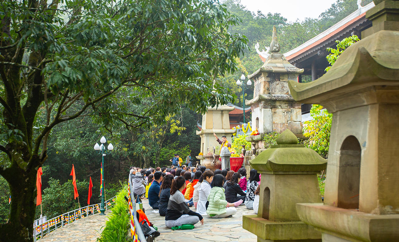 Trải nghiệm thiền trong không gian hùng vĩ và huyền ảo trên ngọn núi Bảo Đài