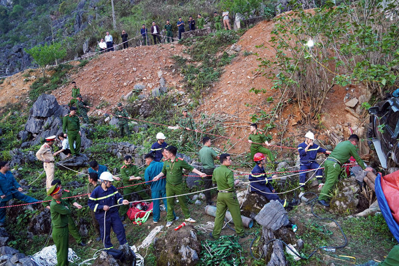 Chuyện chưa kể về vụ cứu hộ nạn nhân rơi ở đèo Mã Pì Lèng