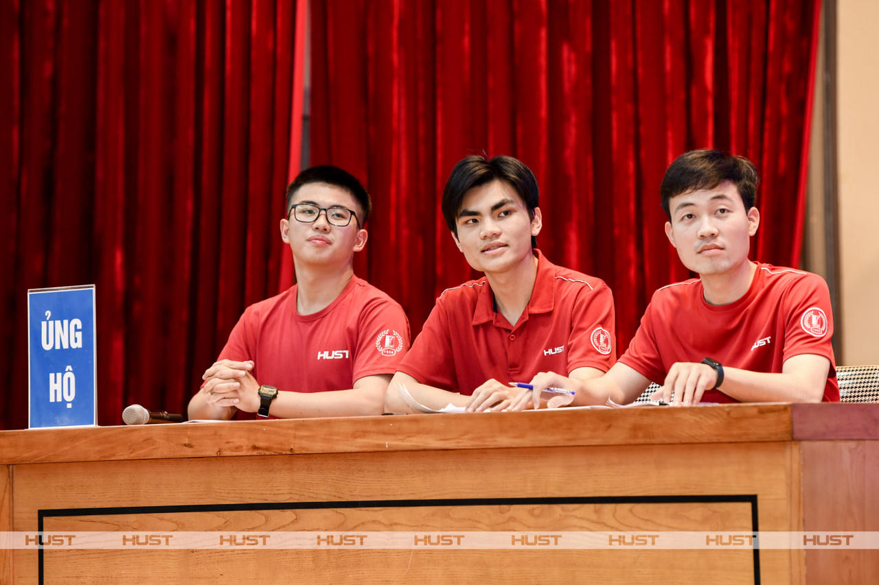 “Ba chàng lính ngự lâm” và Tranh biện Giao thông xanh