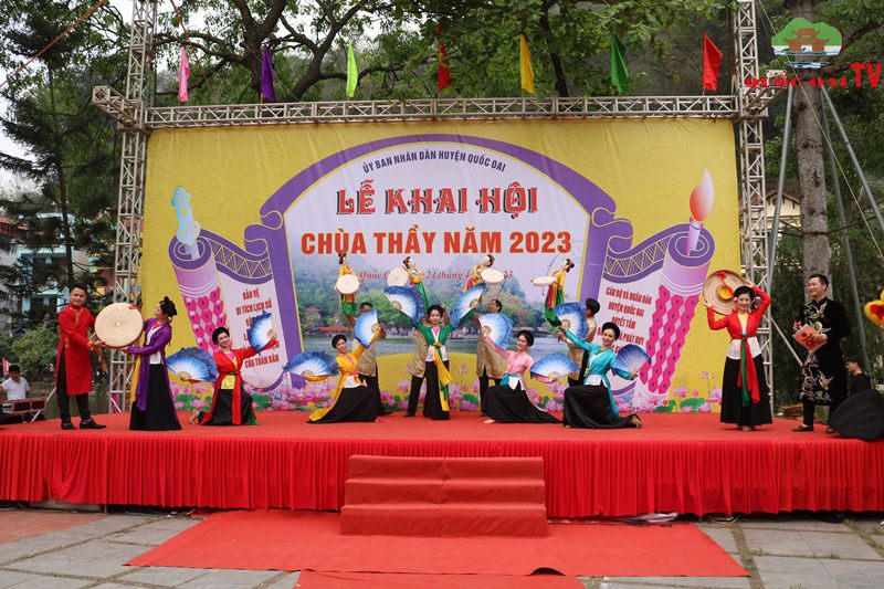 Khai mạc Lễ hội chùa Thầy năm 2023