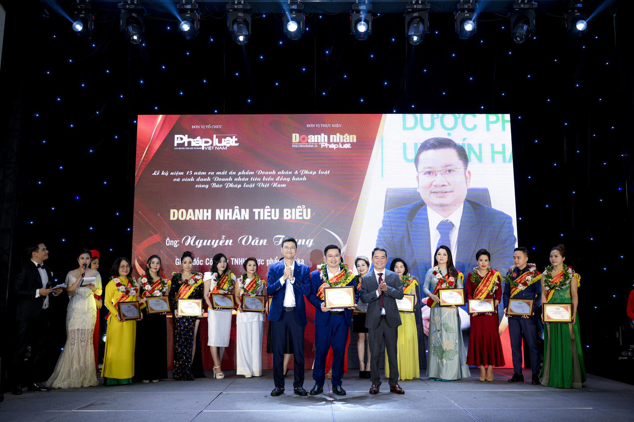 15 doanh nghiệp tiêu biểu được vinh danh tại “Lễ kỷ niệm 15 năm Doanh nhân và Pháp Luật: Dấu ấn của sự thăng hoa”