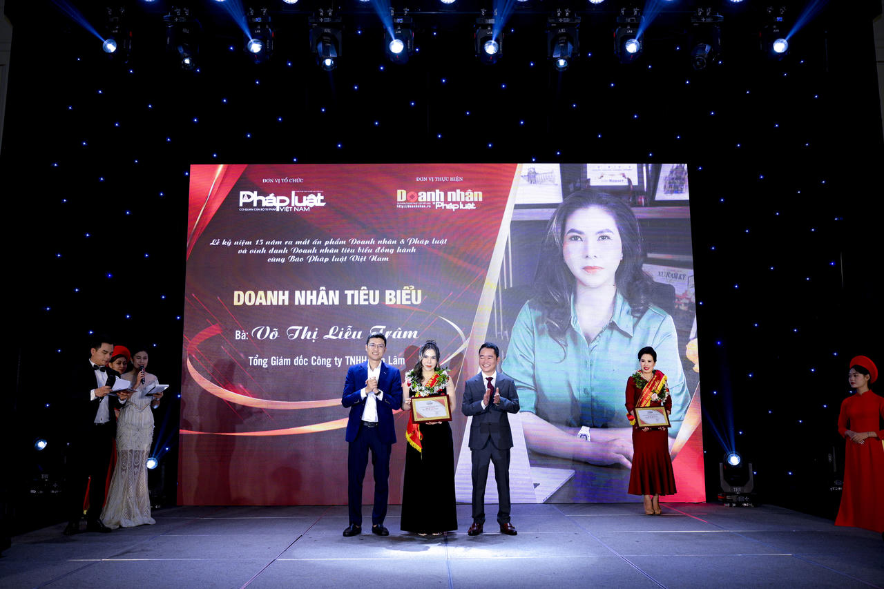 15 doanh nghiệp tiêu biểu được vinh danh tại “Lễ kỷ niệm 15 năm Doanh nhân và Pháp Luật: Dấu ấn của sự thăng hoa”
