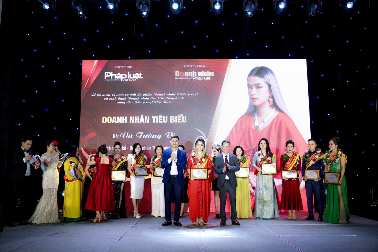 15 doanh nghiệp tiêu biểu được vinh danh tại “Lễ kỷ niệm 15 năm Doanh nhân và Pháp Luật: Dấu ấn của sự thăng hoa”