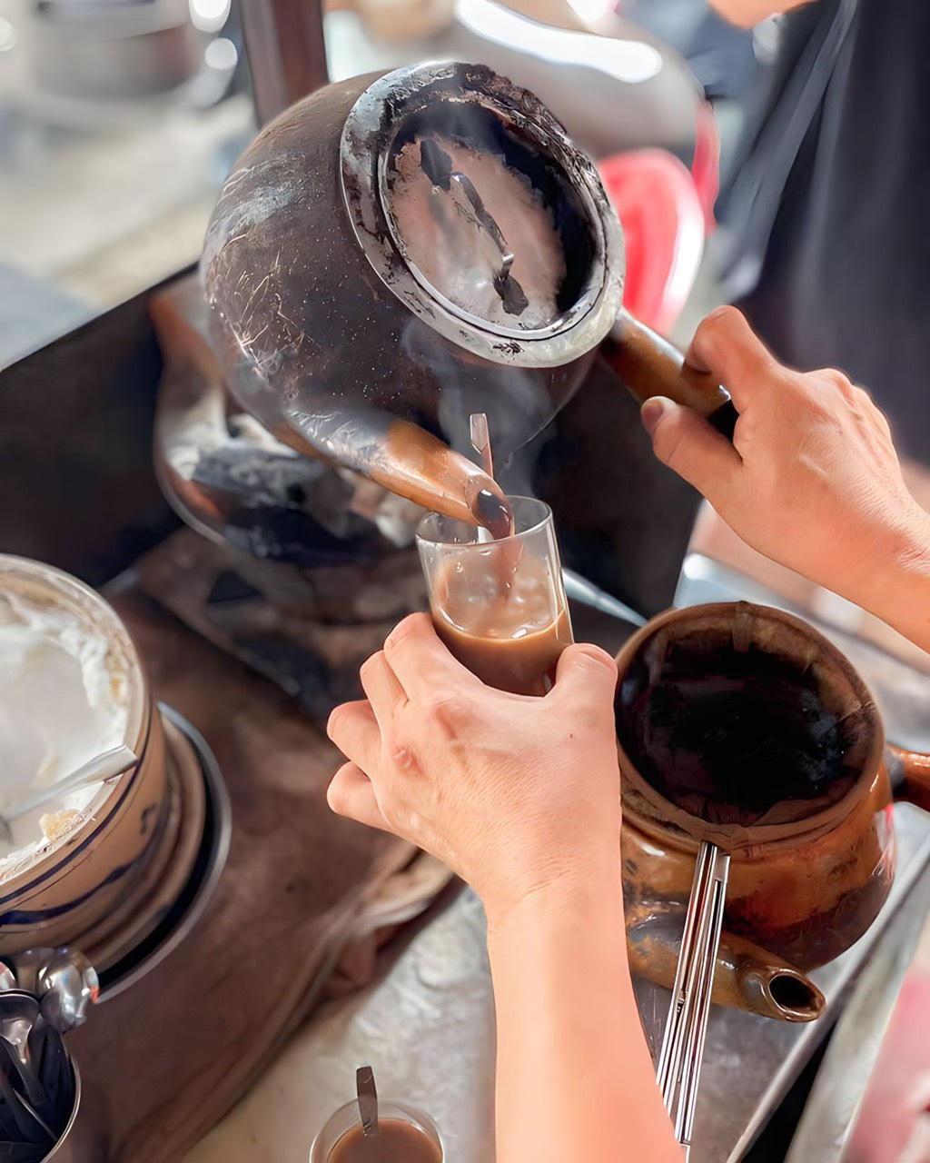 Uống cà phê vợt, nhớ Sài Gòn xưa