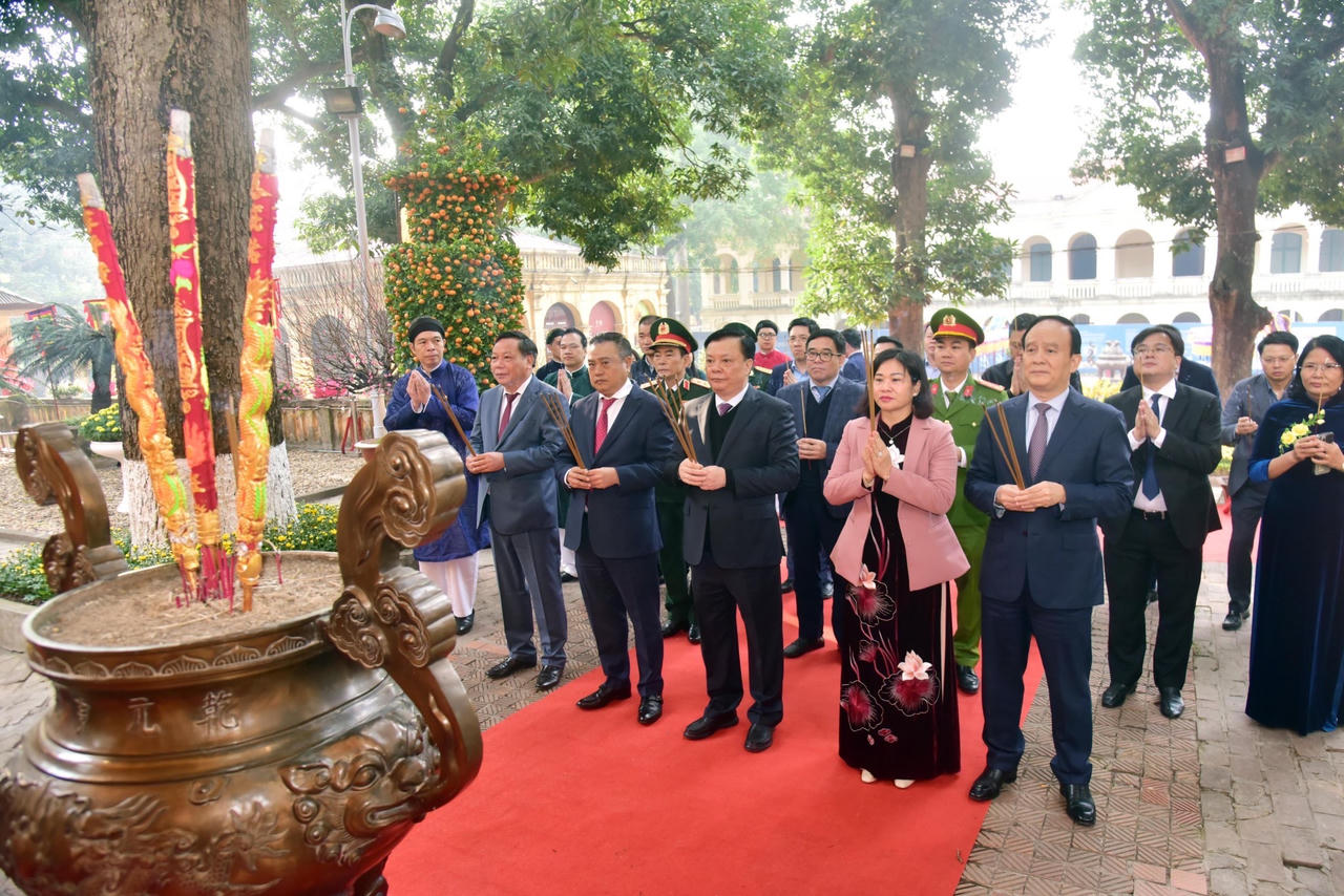 Giữ mãi hồn xưa Hoàng thành