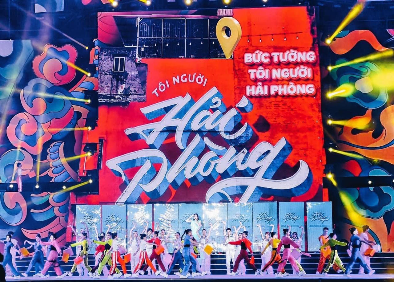 Mãn nhãn với bữa tiệc ánh sáng tại Lễ hội Hoa Phượng đỏ "Hải Phòng - Tỏa sáng miền cửa biển"
