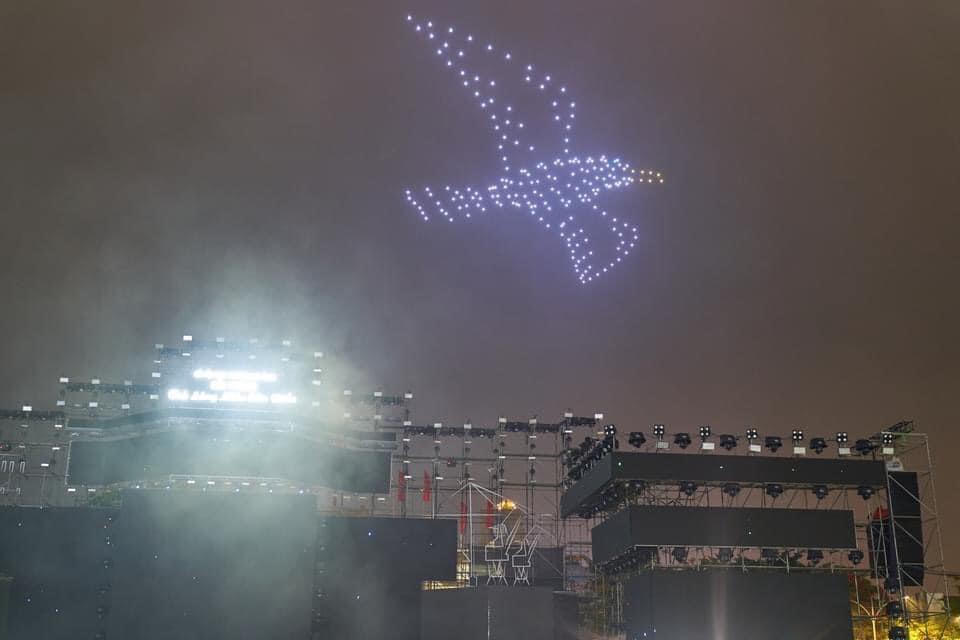 Mãn nhãn với bữa tiệc ánh sáng tại Lễ hội Hoa Phượng đỏ "Hải Phòng - Tỏa sáng miền cửa biển"