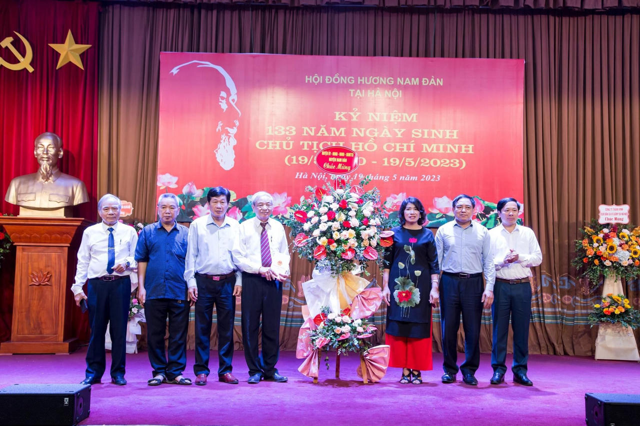 Người xứ Nghệ lắng lòng tri ân, tưởng nhớ Bác