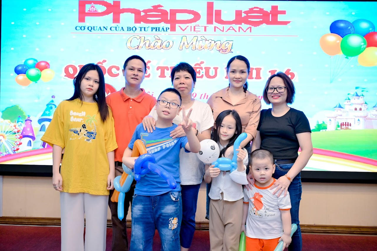 Báo Pháp luật Việt Nam tổ chức Tết Thiếu nhi cho con em người lao động trong cơ quan