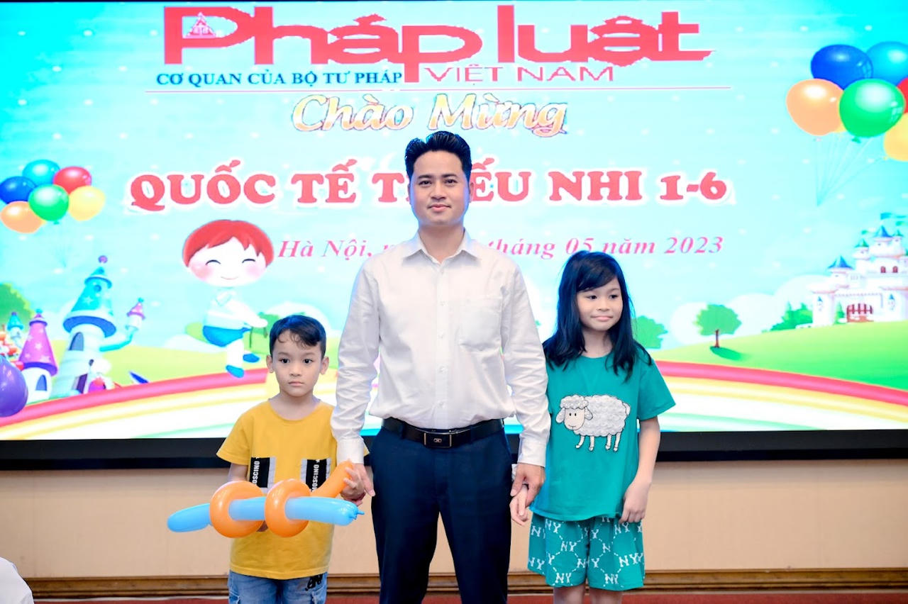 Báo Pháp luật Việt Nam tổ chức Tết Thiếu nhi cho con em người lao động trong cơ quan