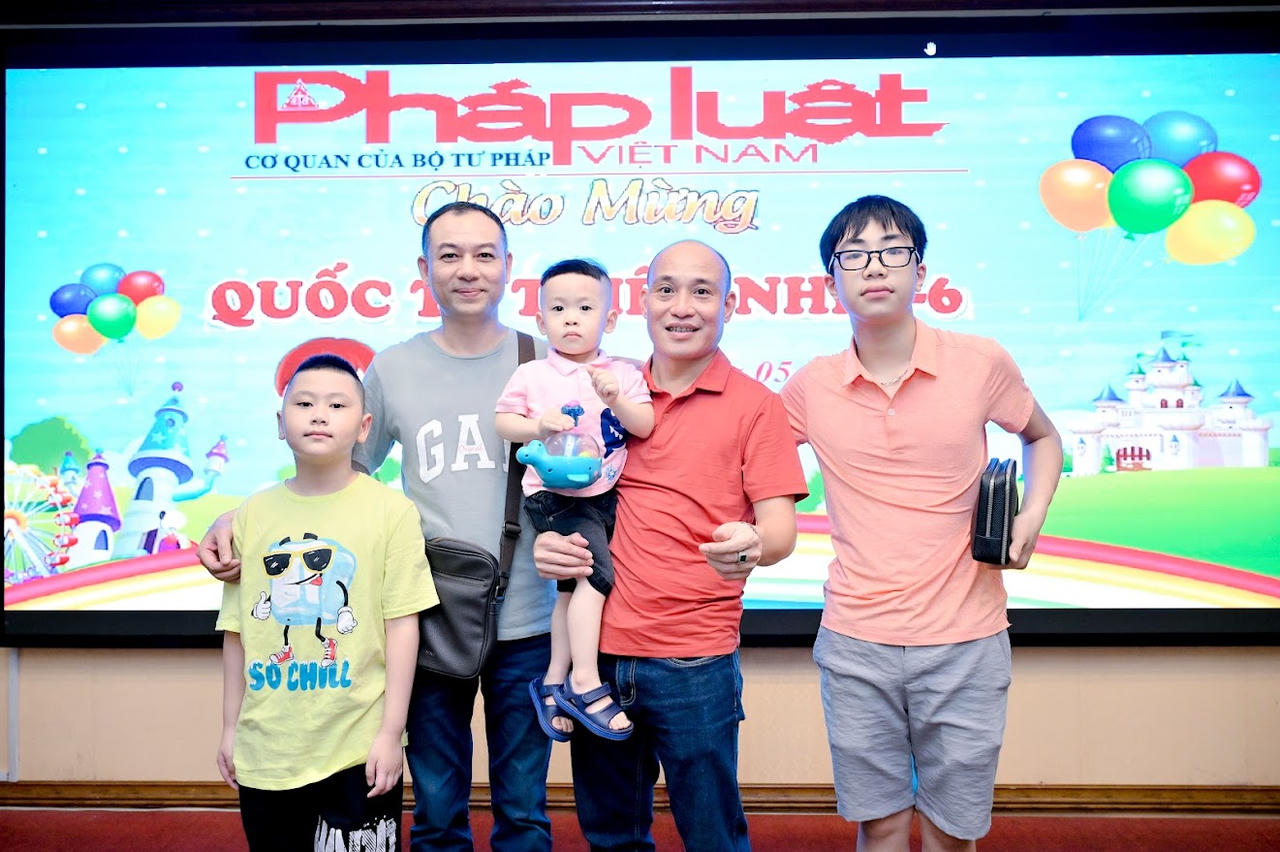 Báo Pháp luật Việt Nam tổ chức Tết Thiếu nhi cho con em người lao động trong cơ quan