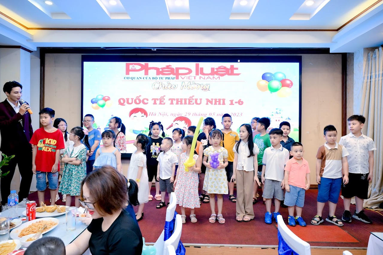 Báo Pháp luật Việt Nam tổ chức Tết Thiếu nhi cho con em người lao động trong cơ quan