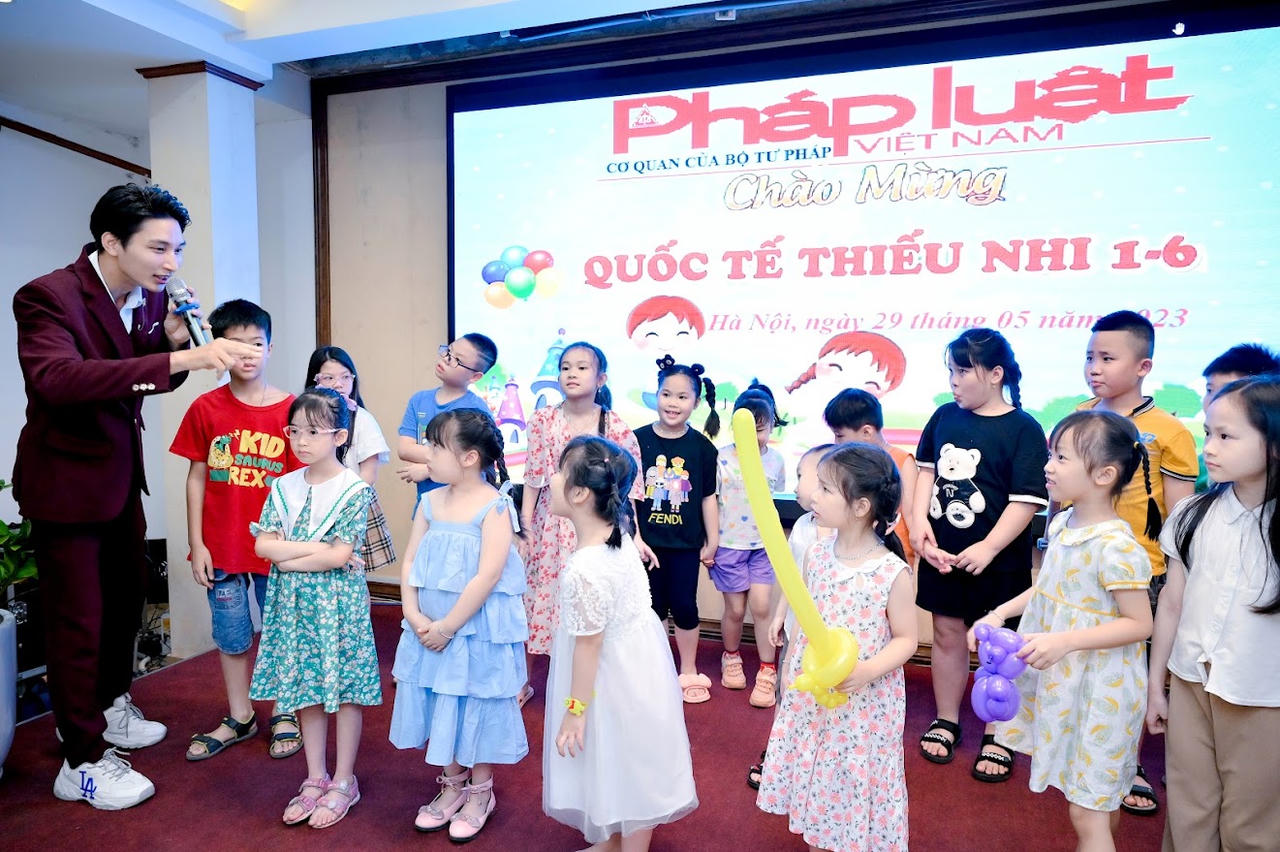 Báo Pháp luật Việt Nam tổ chức Tết Thiếu nhi cho con em người lao động trong cơ quan