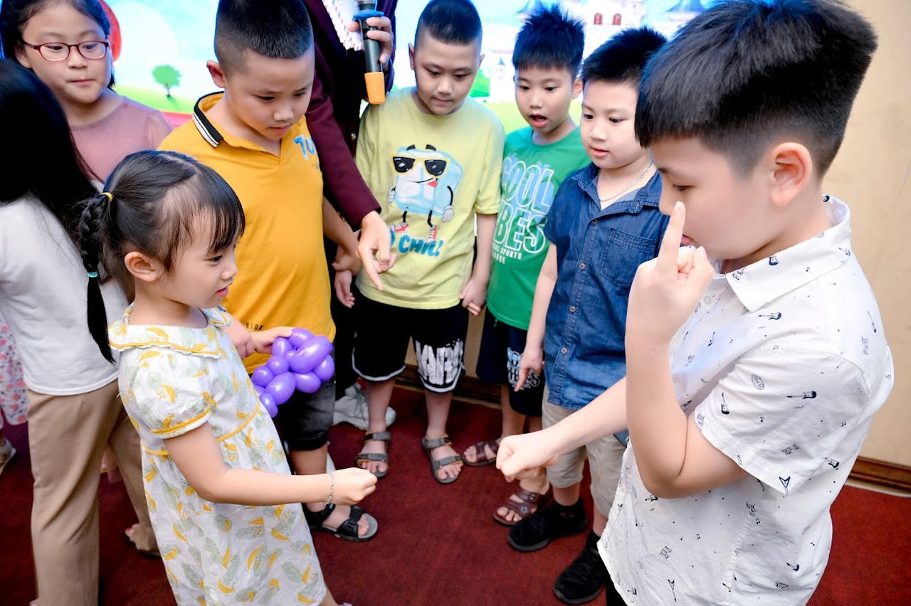 Báo Pháp luật Việt Nam tổ chức Tết Thiếu nhi cho con em người lao động trong cơ quan