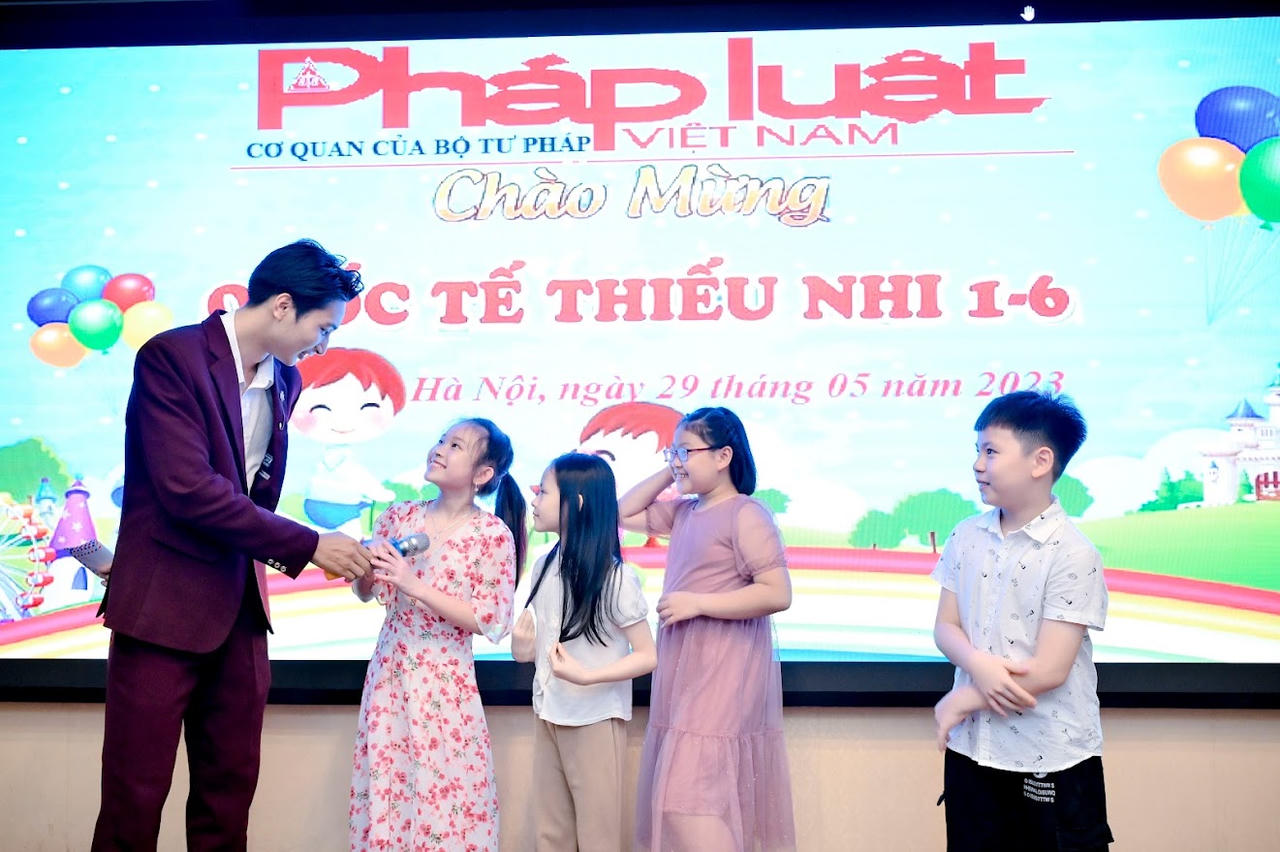 Báo Pháp luật Việt Nam tổ chức Tết Thiếu nhi cho con em người lao động trong cơ quan