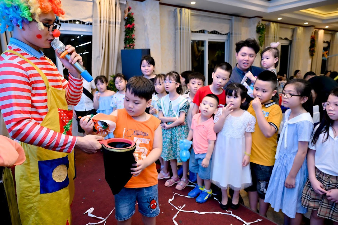 Báo Pháp luật Việt Nam tổ chức Tết Thiếu nhi cho con em người lao động trong cơ quan