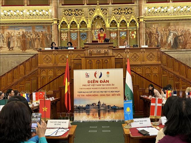 Dấu ấn phụ nữ Việt Nam trong lòng bạn bè quốc tế