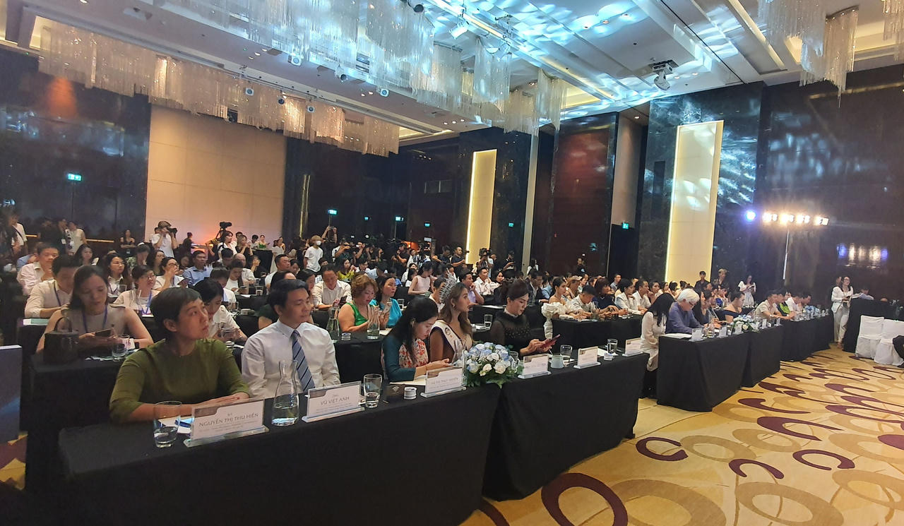 Khởi động hành trình tìm chủ nhân cho vương miện Hoa hậu thiên nhiên Việt Nam