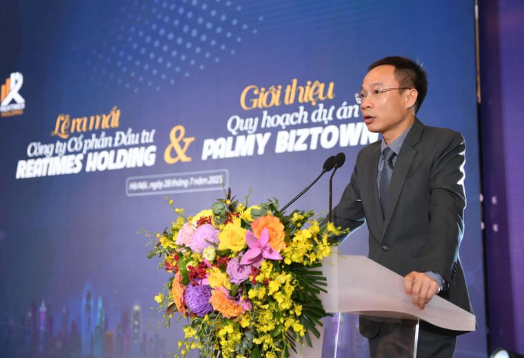 Ra mắt Reatimes Holding: “Thượng tôn pháp luật - Tận tụy phục vụ - Sáng tạo và đổi mới không ngừng”