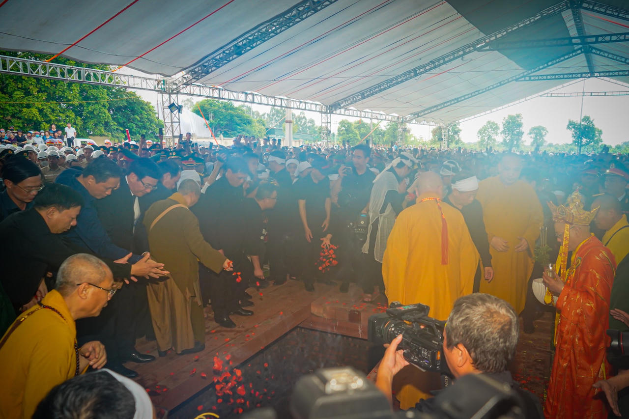 "Bác Lê Thành" đã yên giấc ngàn thu trong lòng đất mẹ quê nhà