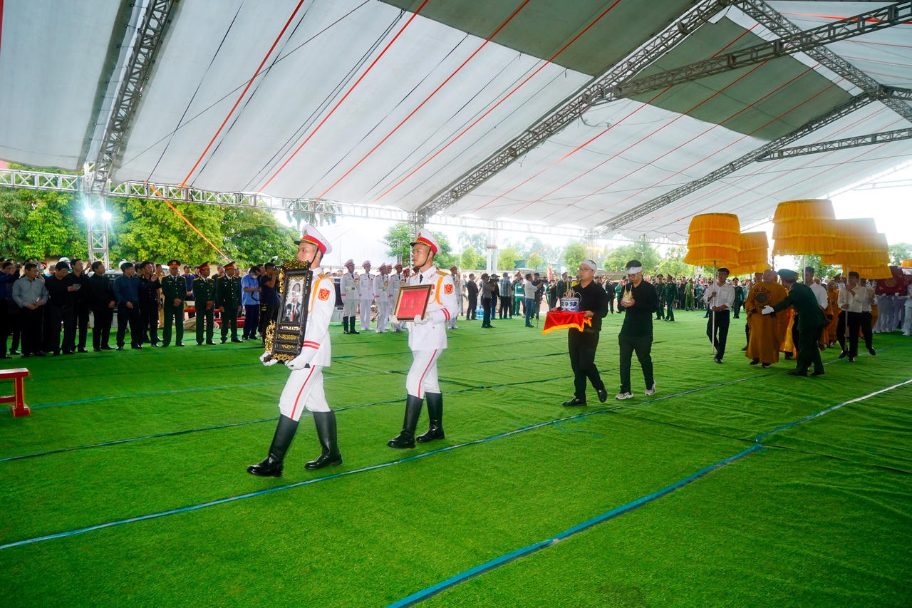 "Bác Lê Thành" đã yên giấc ngàn thu trong lòng đất mẹ quê nhà