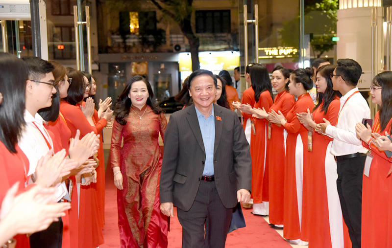 Chủ tịch Quốc hội Vương Đình Huệ dự Chương trình nghệ thuật đặc biệt “Nắng Ba Đình”