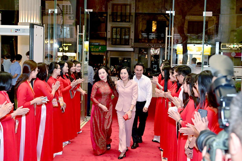 Chủ tịch Quốc hội Vương Đình Huệ dự Chương trình nghệ thuật đặc biệt “Nắng Ba Đình”