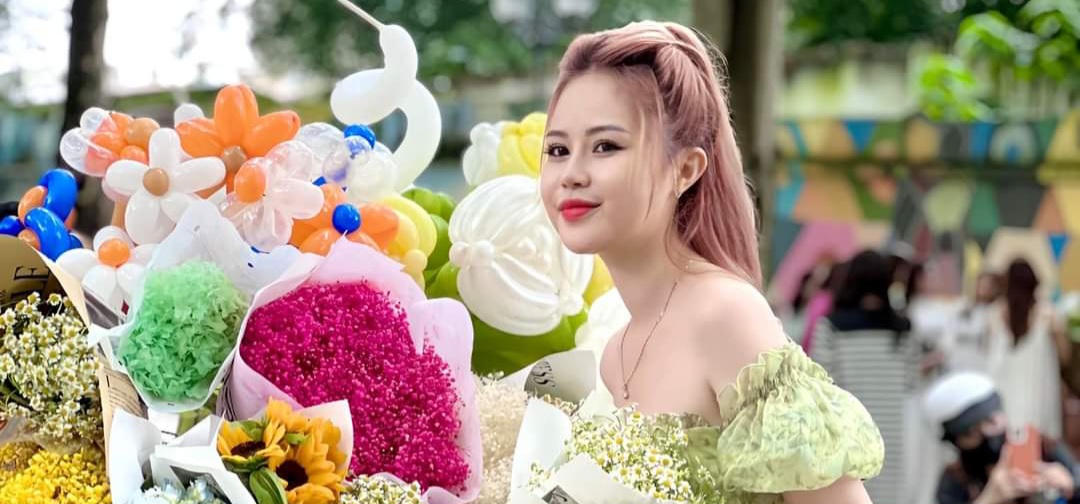 Người dân nô nức 'sống ảo' trên tuyến phố "ngỡ như mùa thu Hà Nội" giữa lòng Ban Mê