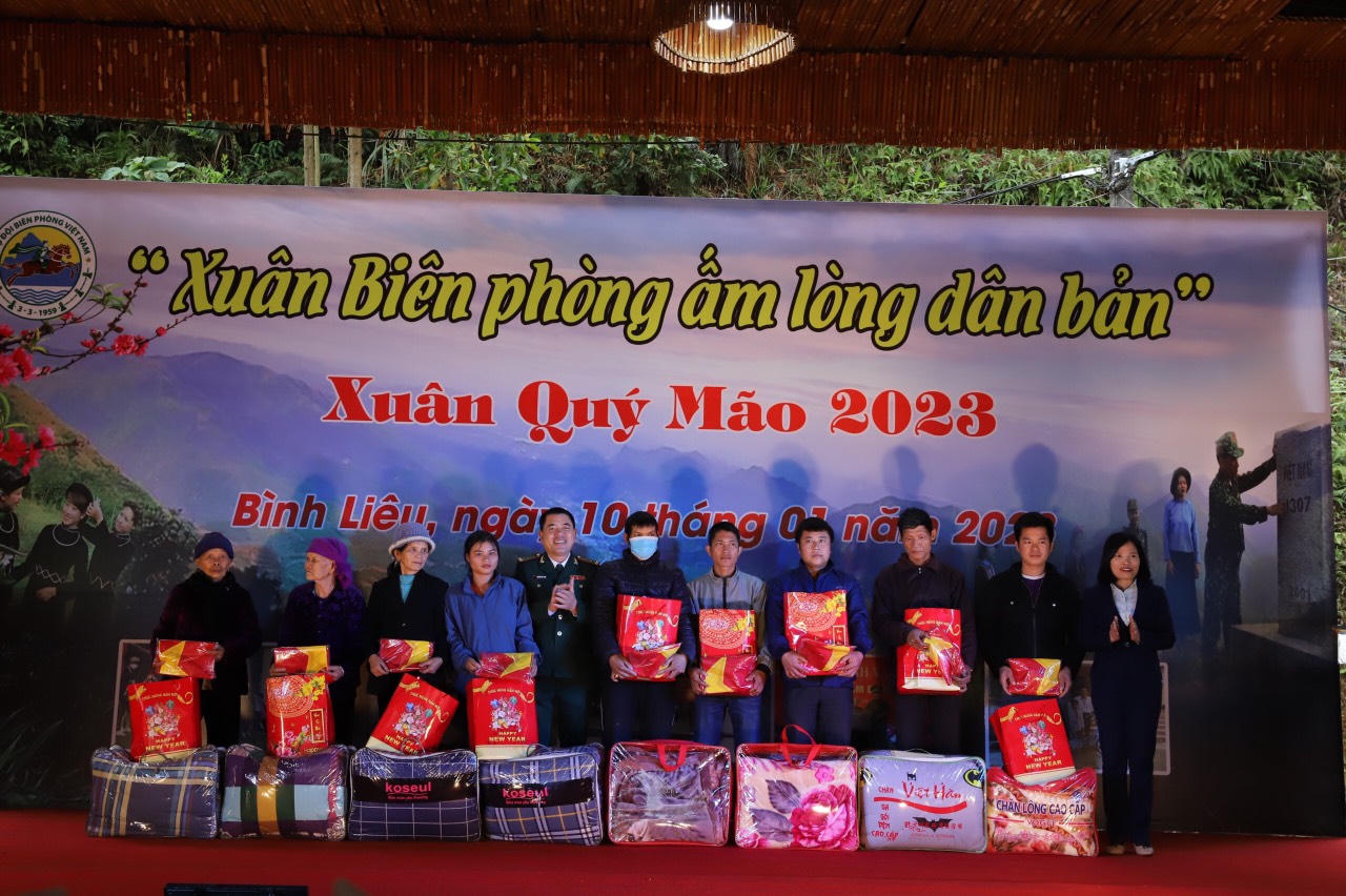 Đồn Biên phòng cửa khẩu Hoành Mô: Thắm tình quân dân miền biên ải