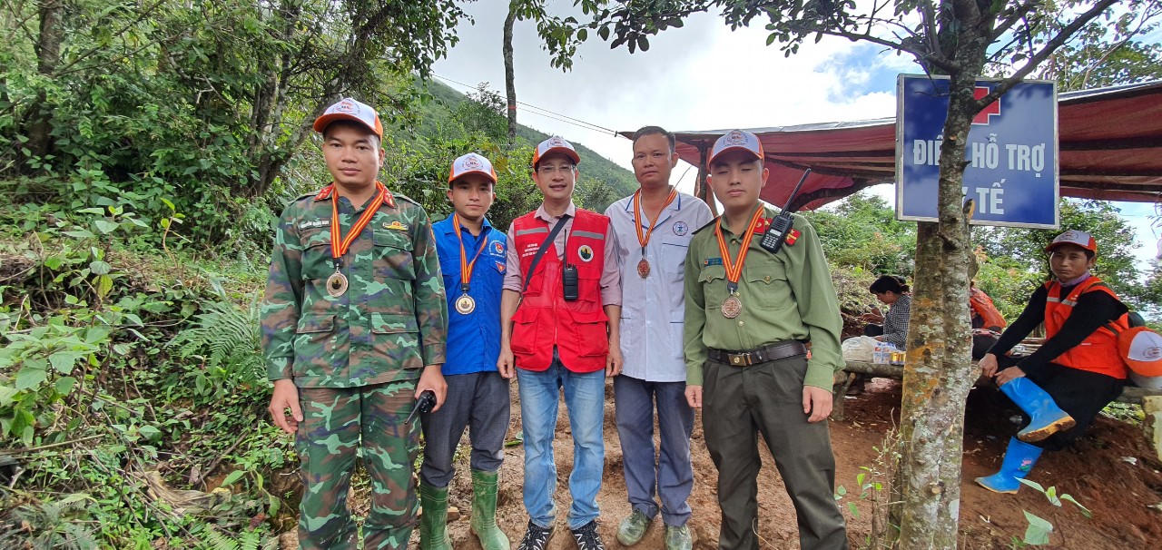 “Bước chân trên mây – chinh phục đỉnh Tà Chì Nhù”: Hành trình của những nhà báo hạnh phúc