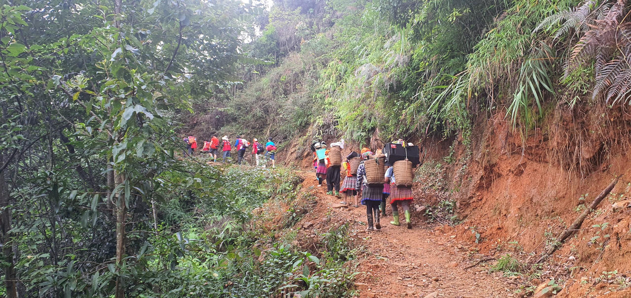 “Bước chân trên mây – chinh phục đỉnh Tà Chì Nhù”: Hành trình của những nhà báo hạnh phúc