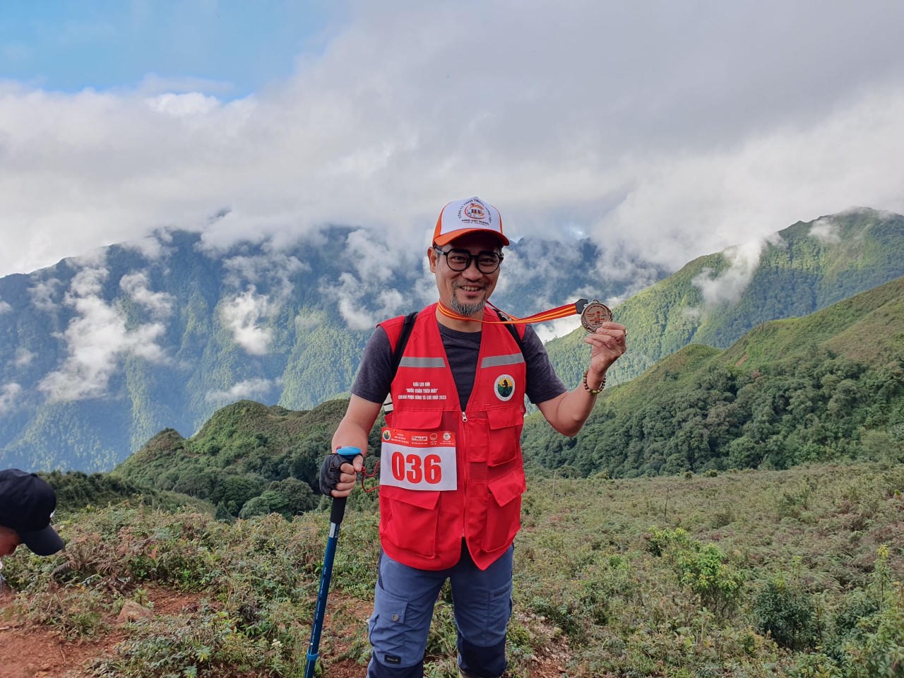 “Bước chân trên mây – chinh phục đỉnh Tà Chì Nhù”: Hành trình của những nhà báo hạnh phúc