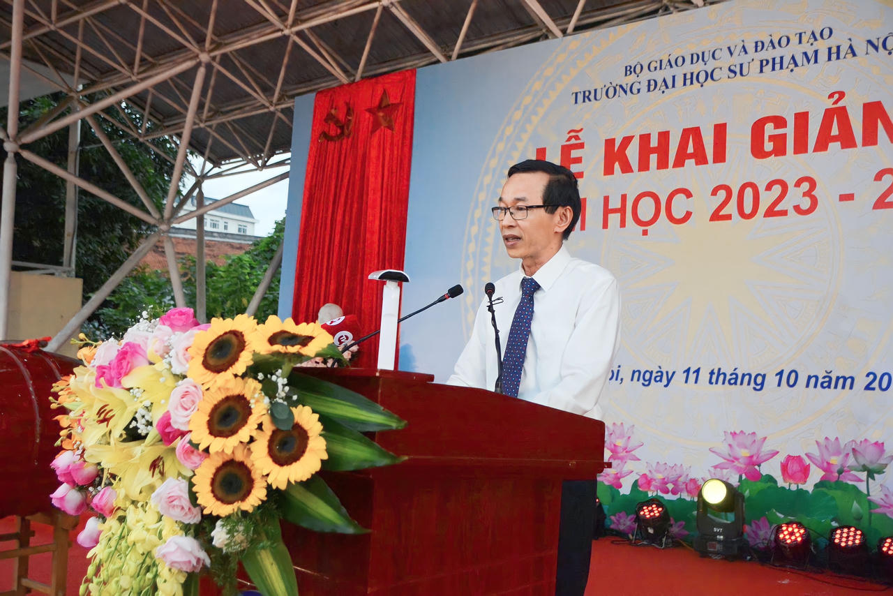 Xin đừng vì gọi "thời công nghệ số" mà trong bài giảng không còn lời ru của mẹ