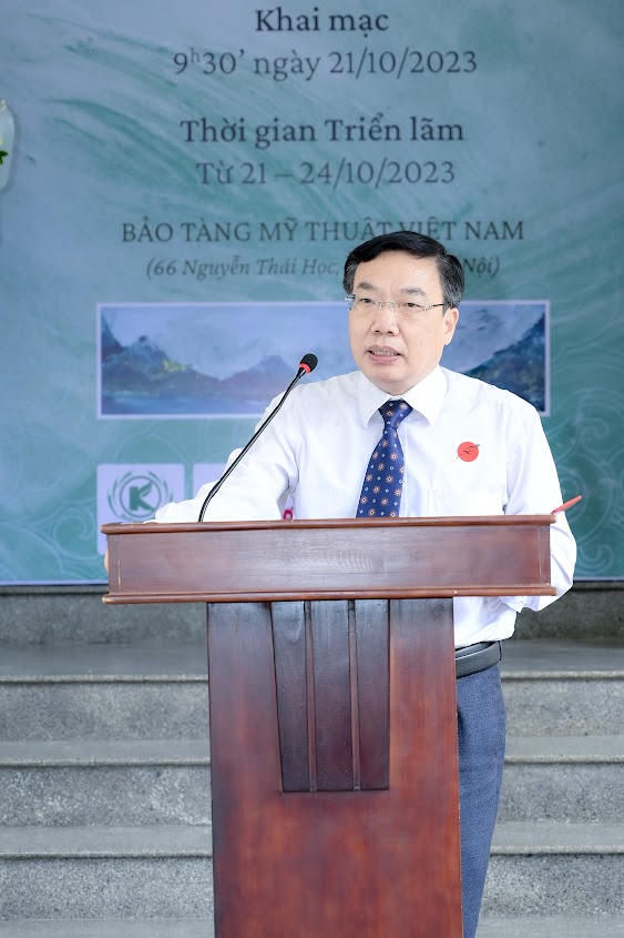 Thiên nhiên và hình ảnh người phụ nữ qua triển lãm "Họa - Thơ đi sứ" của tác giả trẻ Nam Phương