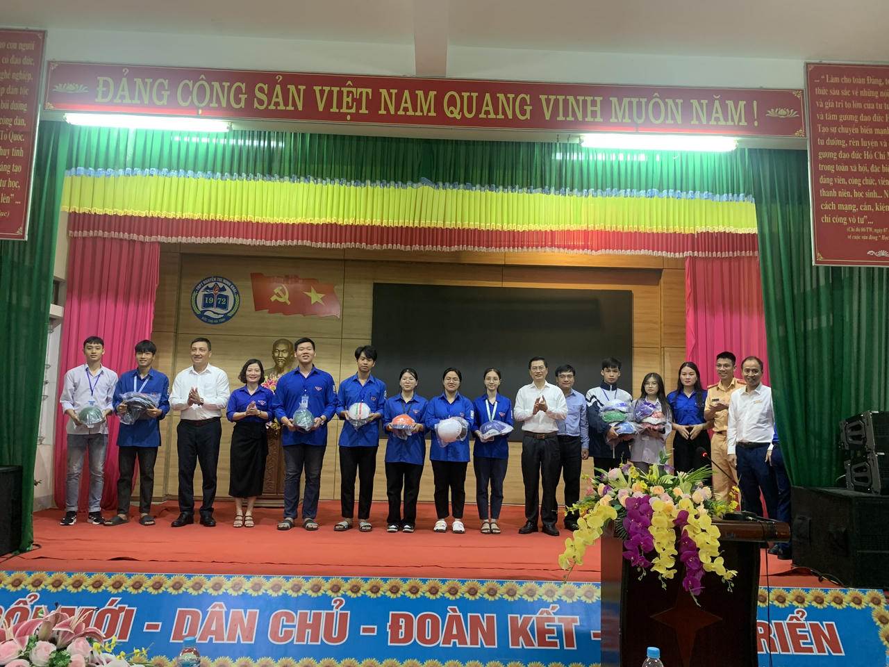 Xây dựng mô hình “Trường học an toàn, thân thiện, chấp hành tốt luật giao thông” tại Đức Thọ