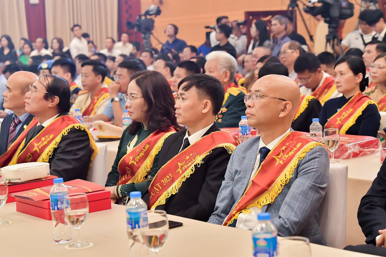 Tôn vinh 50 Gương sáng Pháp luật năm 2023