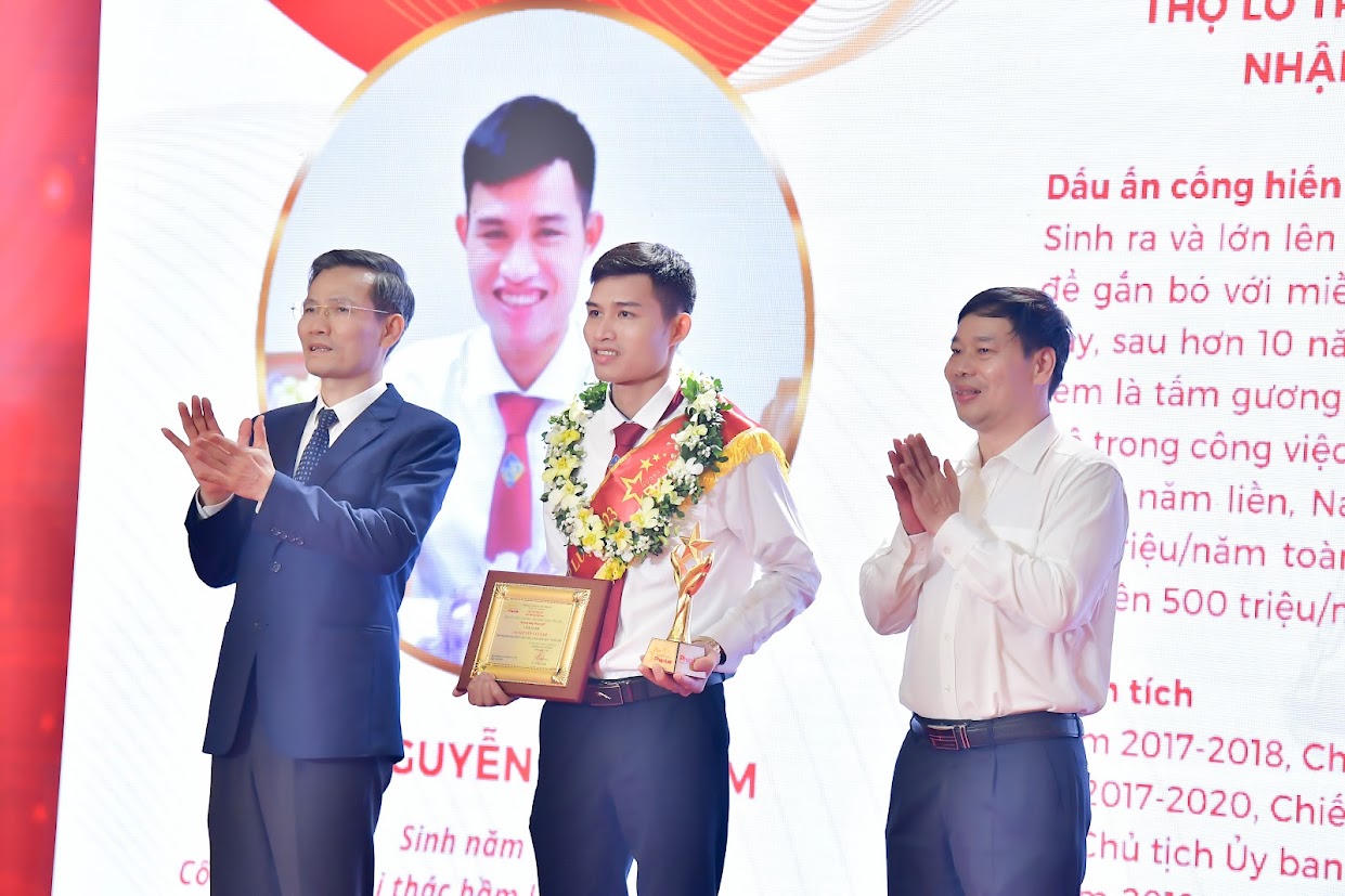 Tôn vinh 50 Gương sáng Pháp luật năm 2023