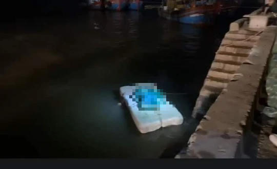 Phát hiện thi thể người đàn ông trôi dạt trên biển